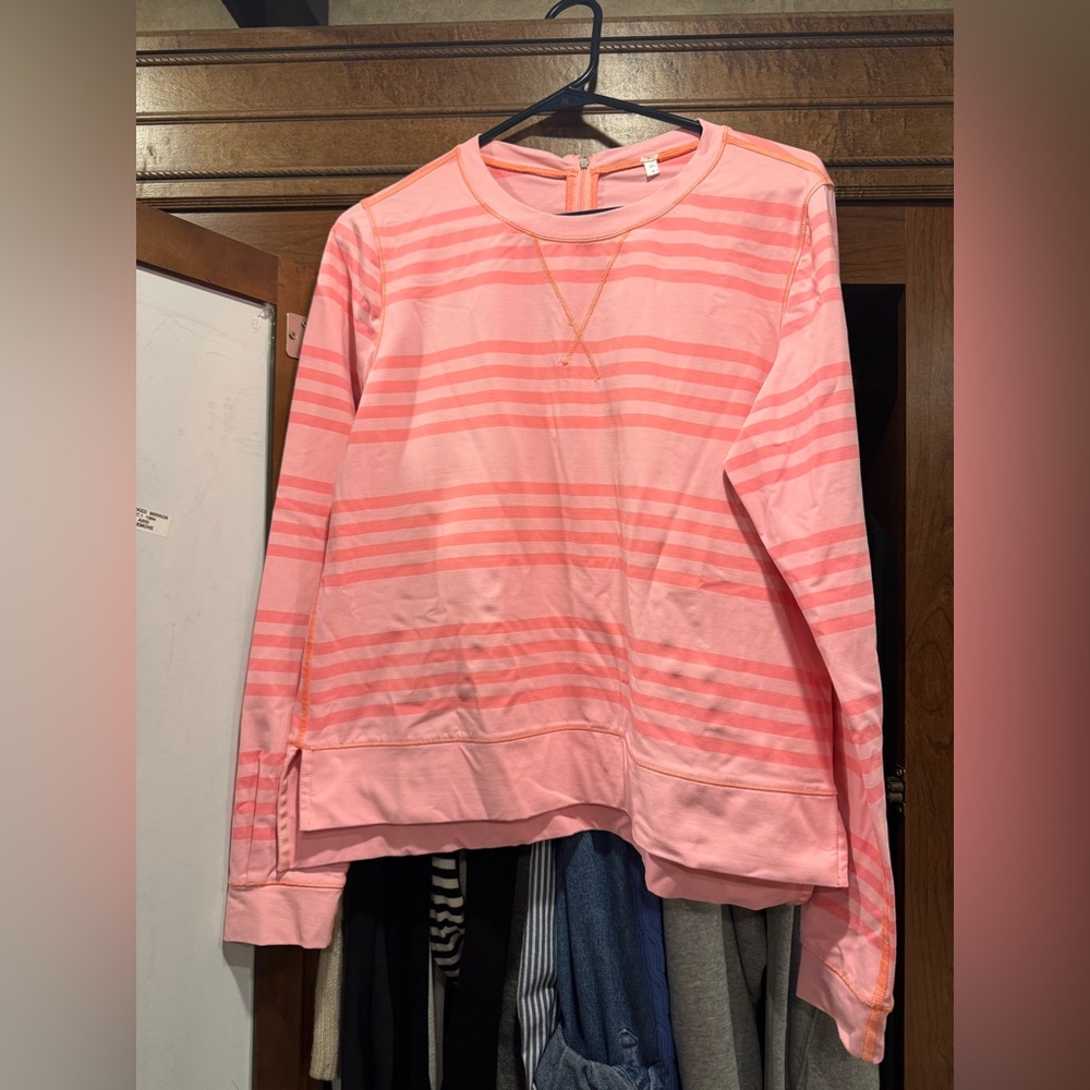 Y2K lululemon pullover 
Size 10